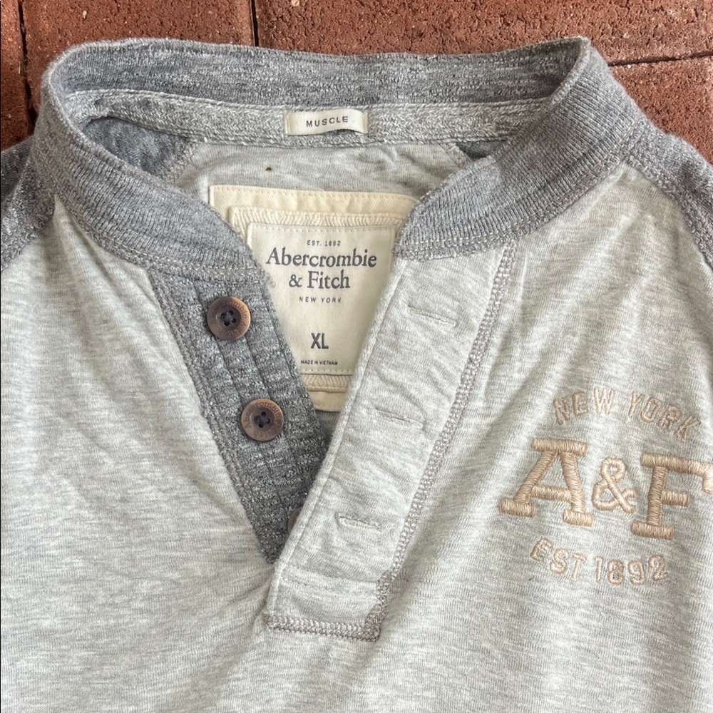 BUNDLE OF 2 Abercrombie & Fitch Gray and Black Henley Shirts - Picture 2 of 6